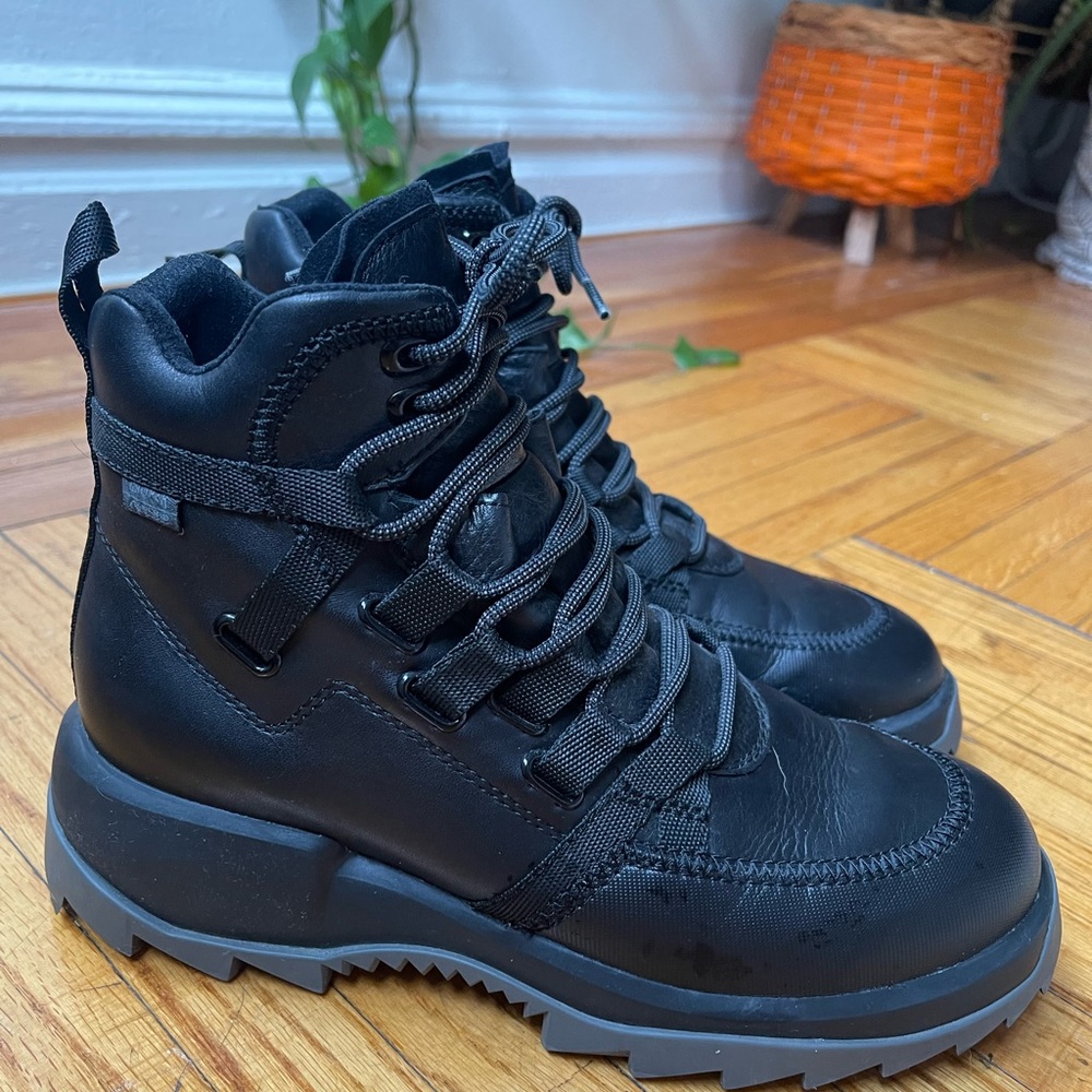 Camper Gore-Tex Black Snow Rain combat boots Woman’s size 39